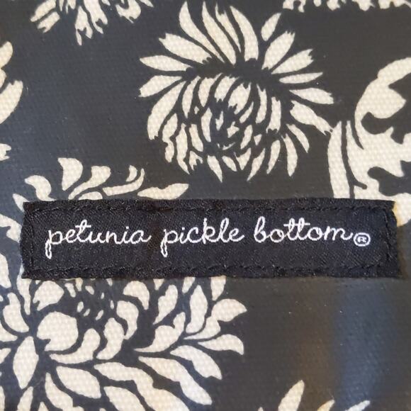 Petunia Pickle Bottom Change It Up Bag Clutch Purse - Picture 2 of 6